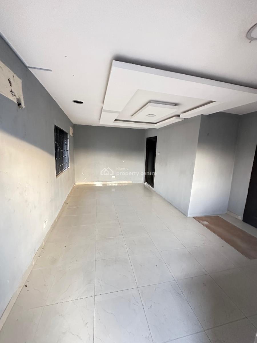 10 Rooms Commercial Semi-detached Building with 2 Spacious Rooms Bq, Lekki Phase 1, Lekki, Lagos, Commercial Property for Rent