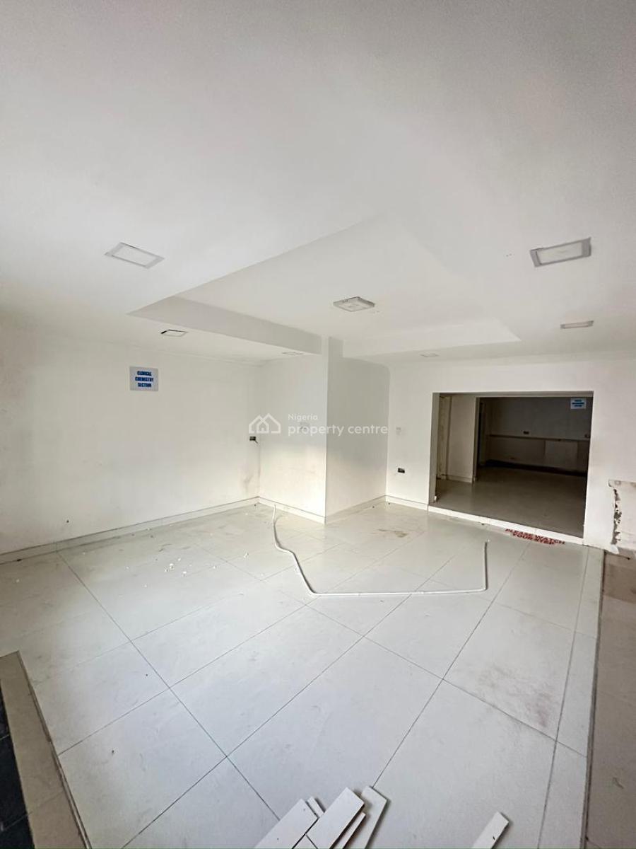 10 Rooms Commercial Semi-detached Building with 2 Spacious Rooms Bq, Lekki Phase 1, Lekki, Lagos, Commercial Property for Rent