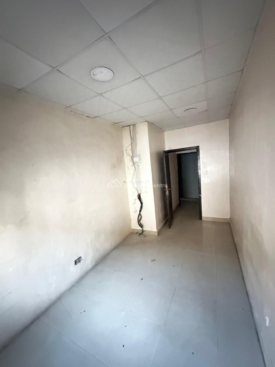 10 Rooms Commercial Semi-detached Building with 2 Spacious Rooms Bq, Lekki Phase 1, Lekki, Lagos, Commercial Property for Rent