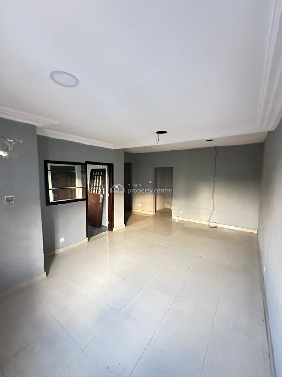 10 Rooms Commercial Semi-detached Building with 2 Spacious Rooms Bq, Lekki Phase 1, Lekki, Lagos, Commercial Property for Rent