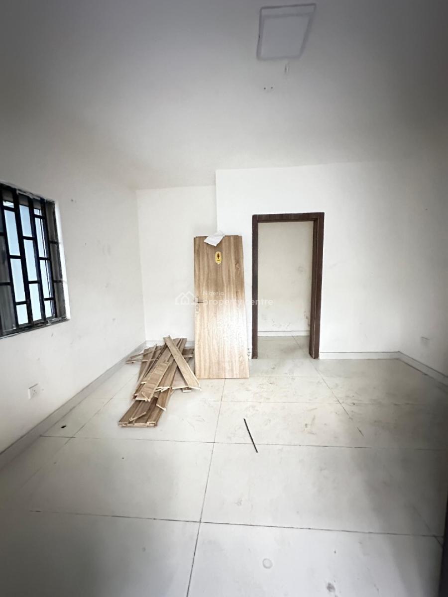 10 Rooms Commercial Semi-detached Building with 2 Spacious Rooms Bq, Lekki Phase 1, Lekki, Lagos, Commercial Property for Rent