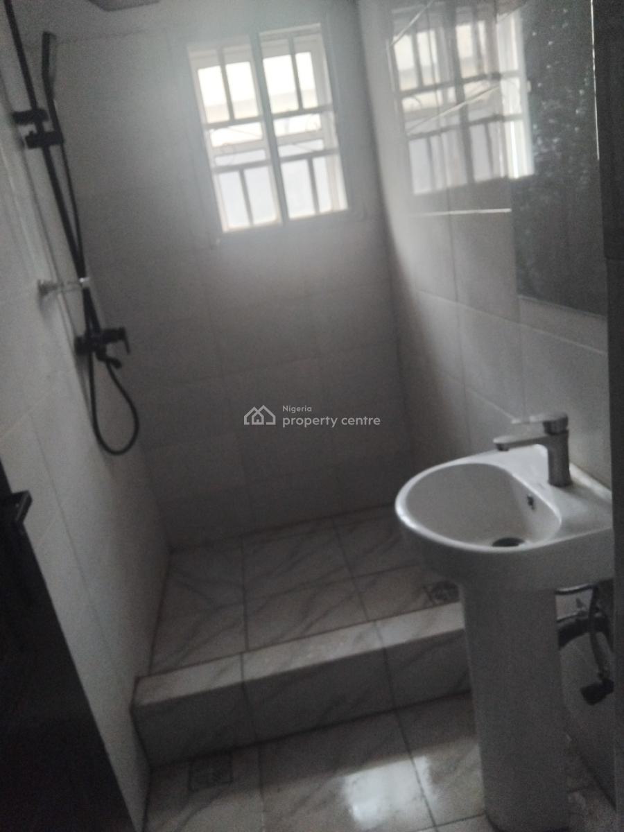 Spacious 3bedroom Flat Downstairs, Badore, Ajah, Lagos, Flat / Apartment for Rent
