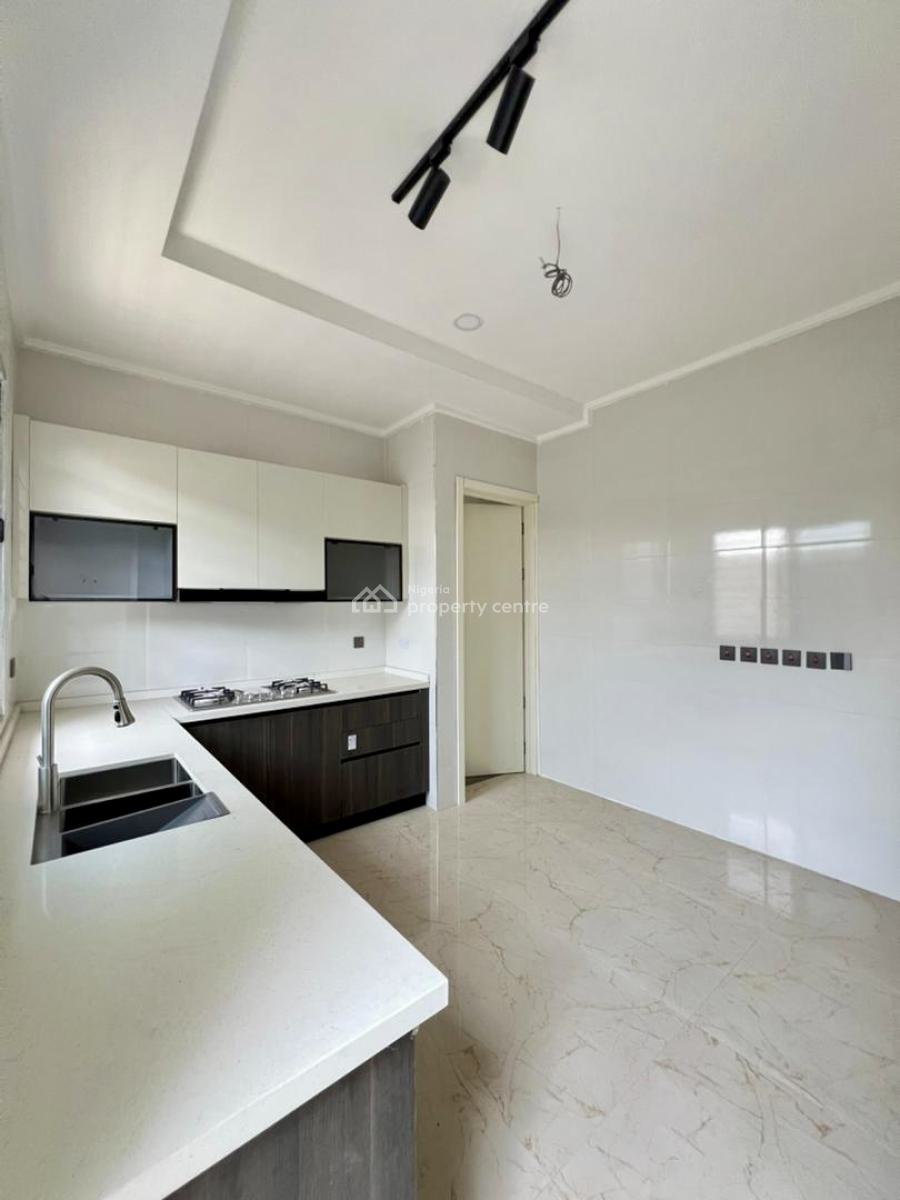 Well-designed 5-bedroom Semi-detached Duplex with Bq & Open Terrace, Lekki Phase 1, Lekki, Lagos, Semi-detached Duplex for Sale