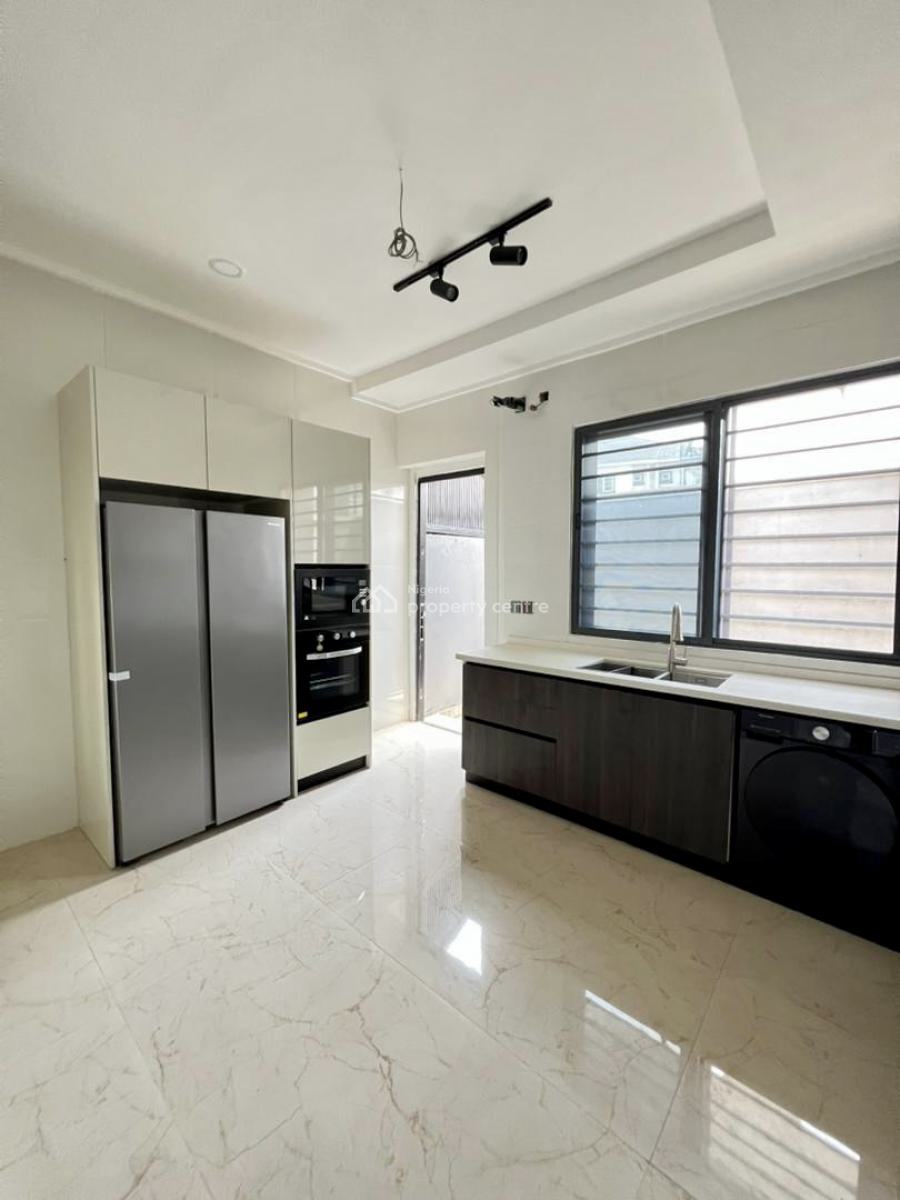 Well-designed 5-bedroom Semi-detached Duplex with Bq & Open Terrace, Lekki Phase 1, Lekki, Lagos, Semi-detached Duplex for Sale