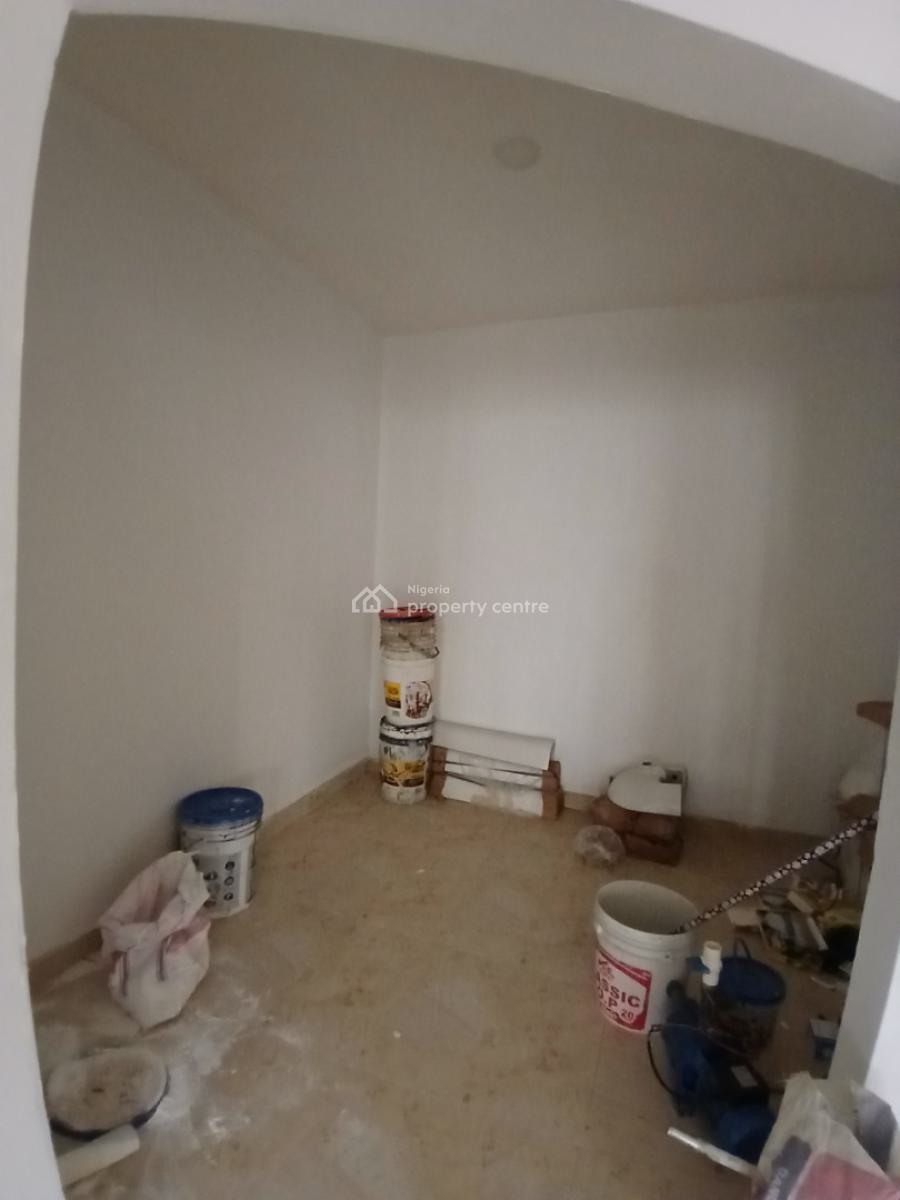 Massive 1bedroom with Store, Office Space, Jacuzzi, 2-balcony, Gated and Secured Estate Off Badore Road Ajah, Ajah, Lagos, Mini Flat (room and Parlour) for Rent