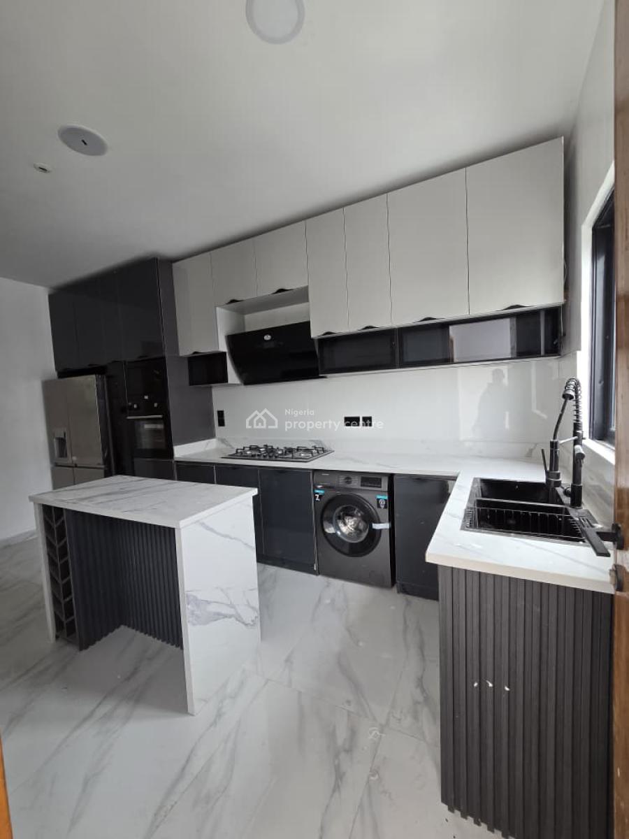 Contemporary Luxurious Smart Serviced 2 Bedroom Flat with a Room Bq, Lekki Phase 1, Lekki, Lagos, Flat / Apartment for Rent