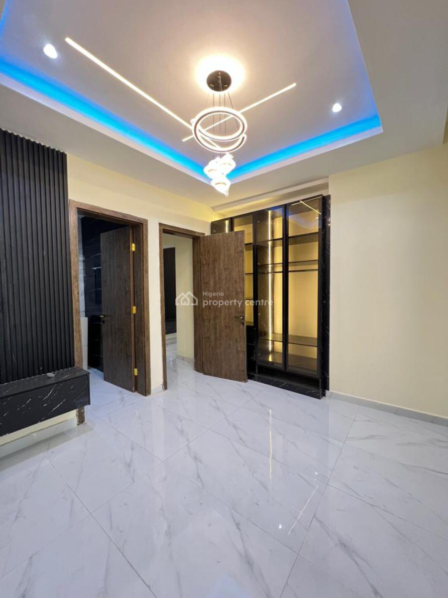 Exquisite 2 Bedroom Apartment with Elevator Suitable for Investment, Lekki Phase 1, Lekki, Lagos, Flat / Apartment for Sale