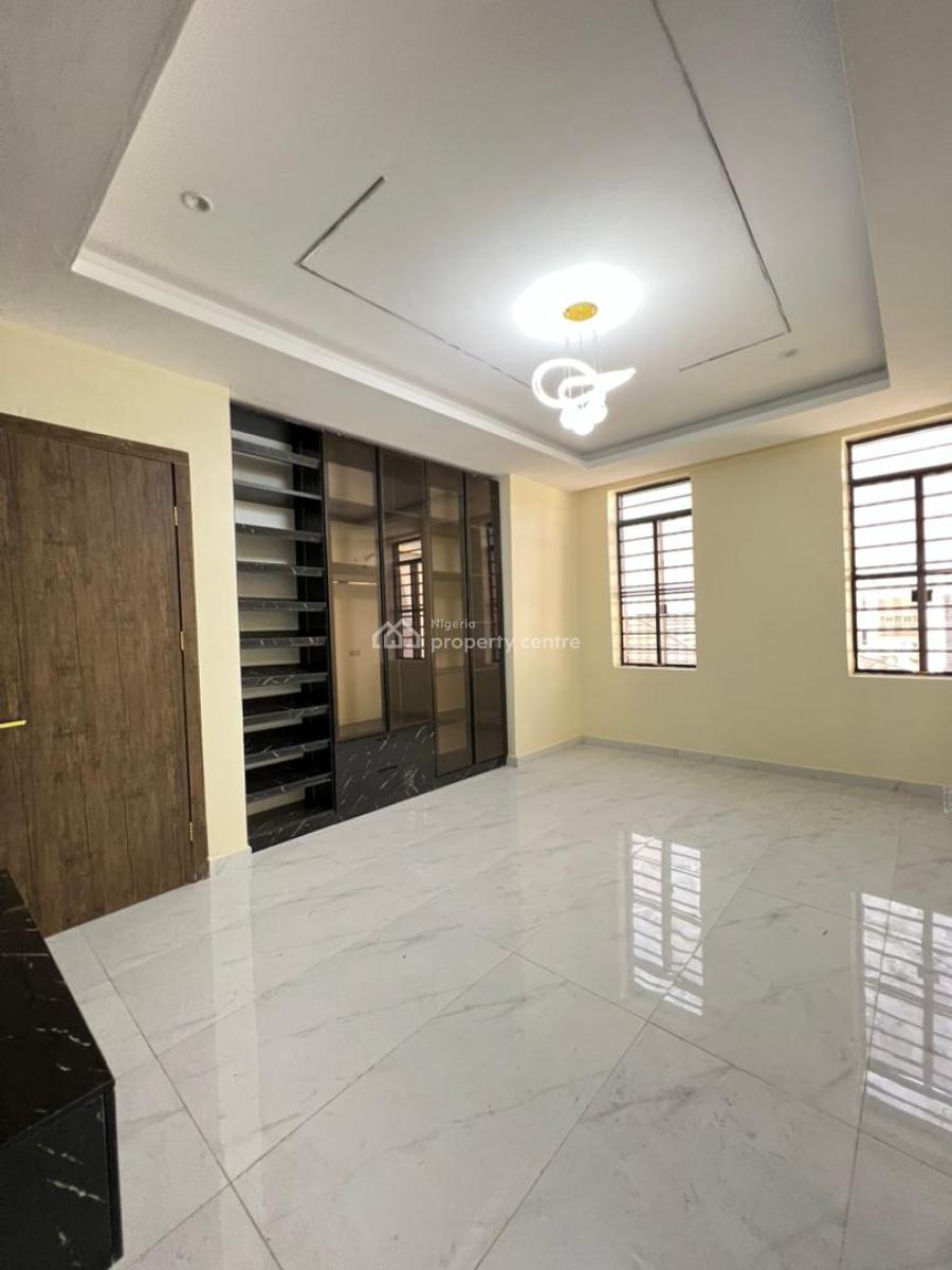 Exquisite 3 Bedroom Apartment with Elevator Suitable for Investment, Lekki Phase 1, Lekki, Lagos, Flat / Apartment for Sale