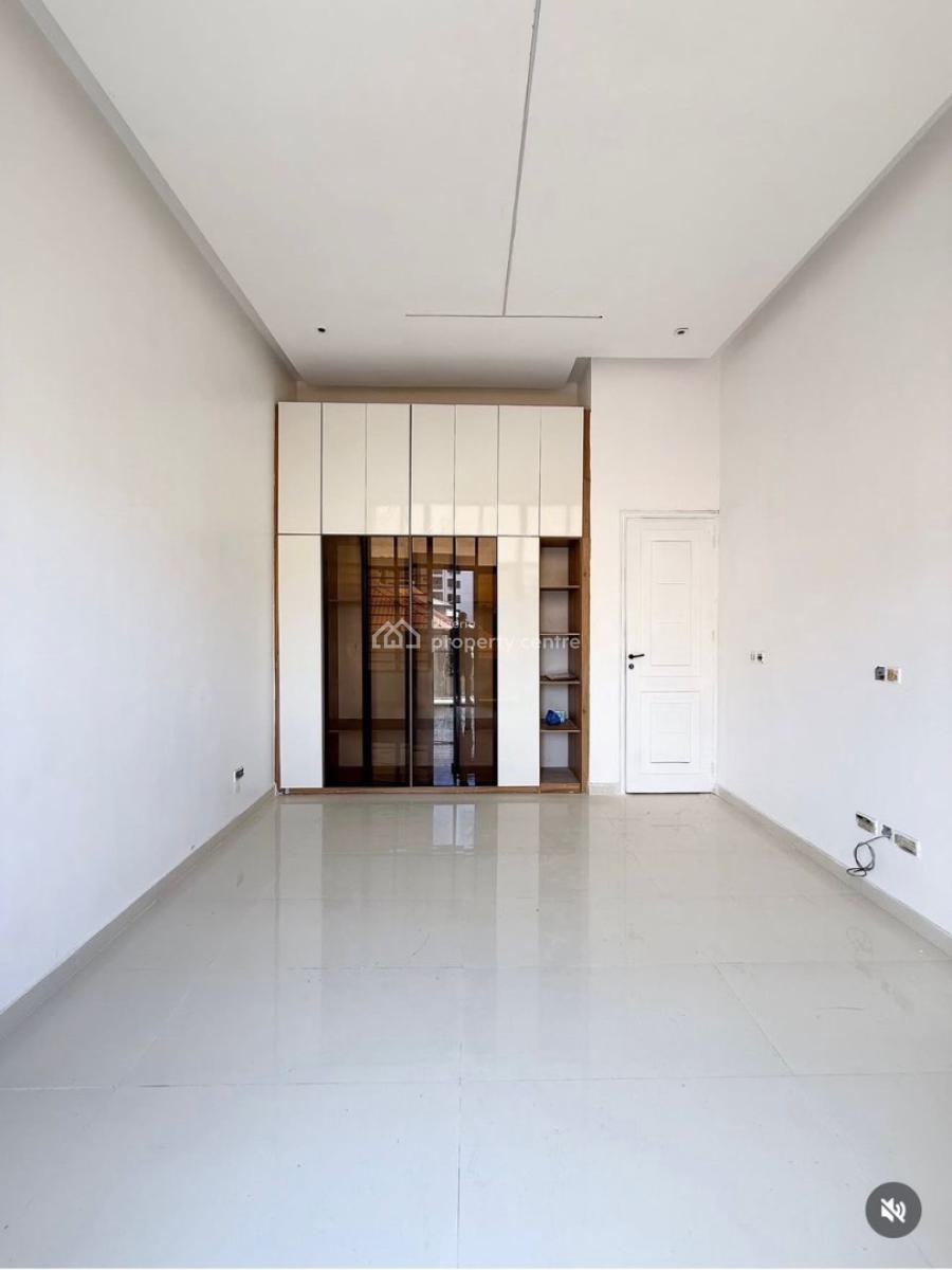 Beautiful 3bedroom Apartment with Swimming Pool, Lekki Phase 1, Lekki, Lagos, Flat / Apartment for Sale