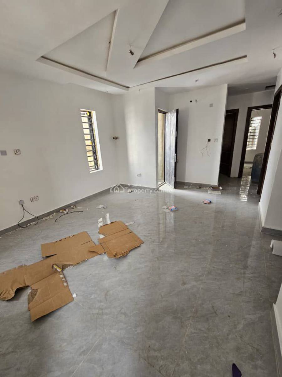 Eye Catching 2 Bedroom Apartment, Surulere, Surulere, Lagos, Block of Flats for Sale