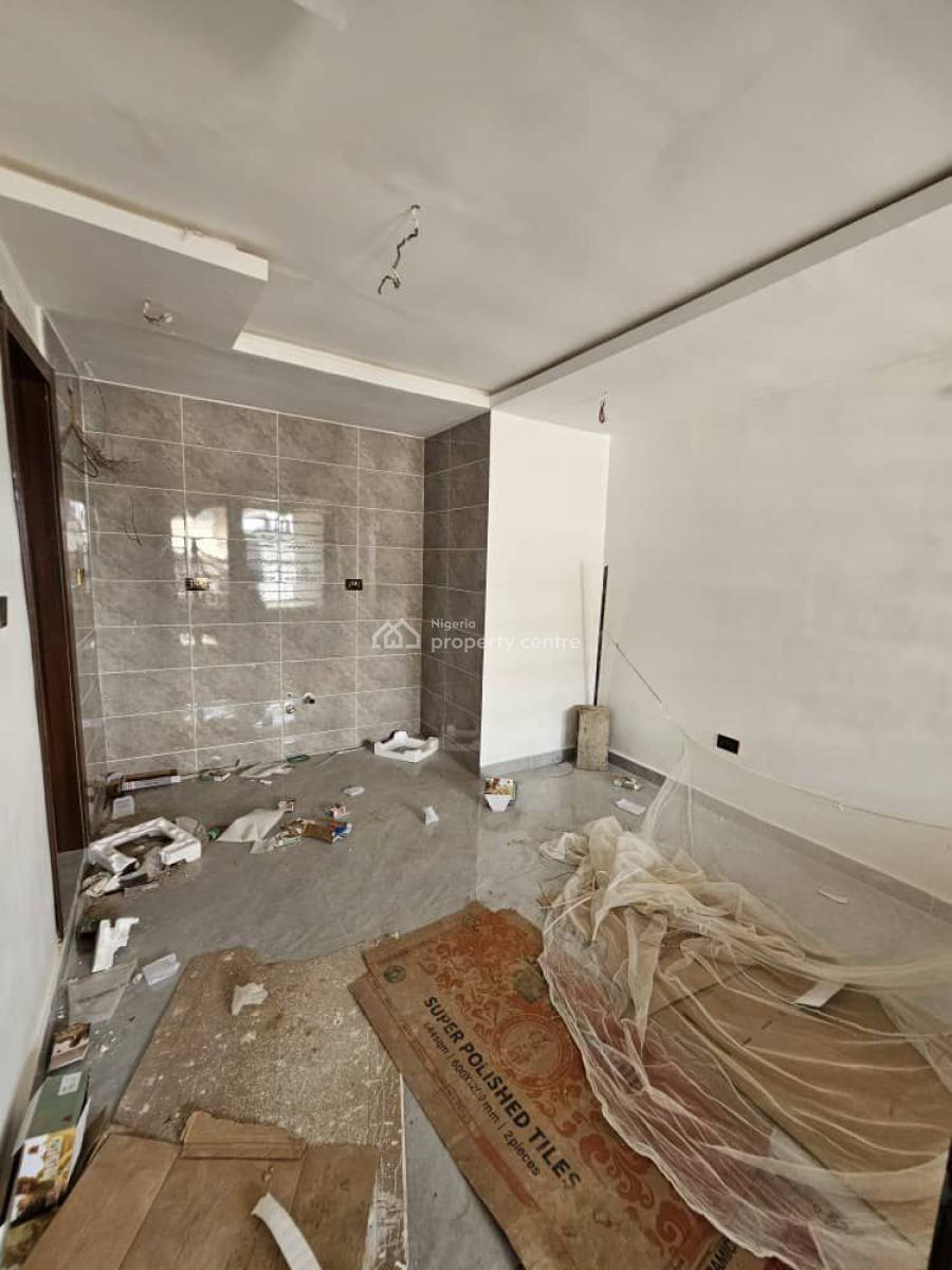 Eye Catching 2 Bedroom Apartment, Surulere, Surulere, Lagos, Block of Flats for Sale