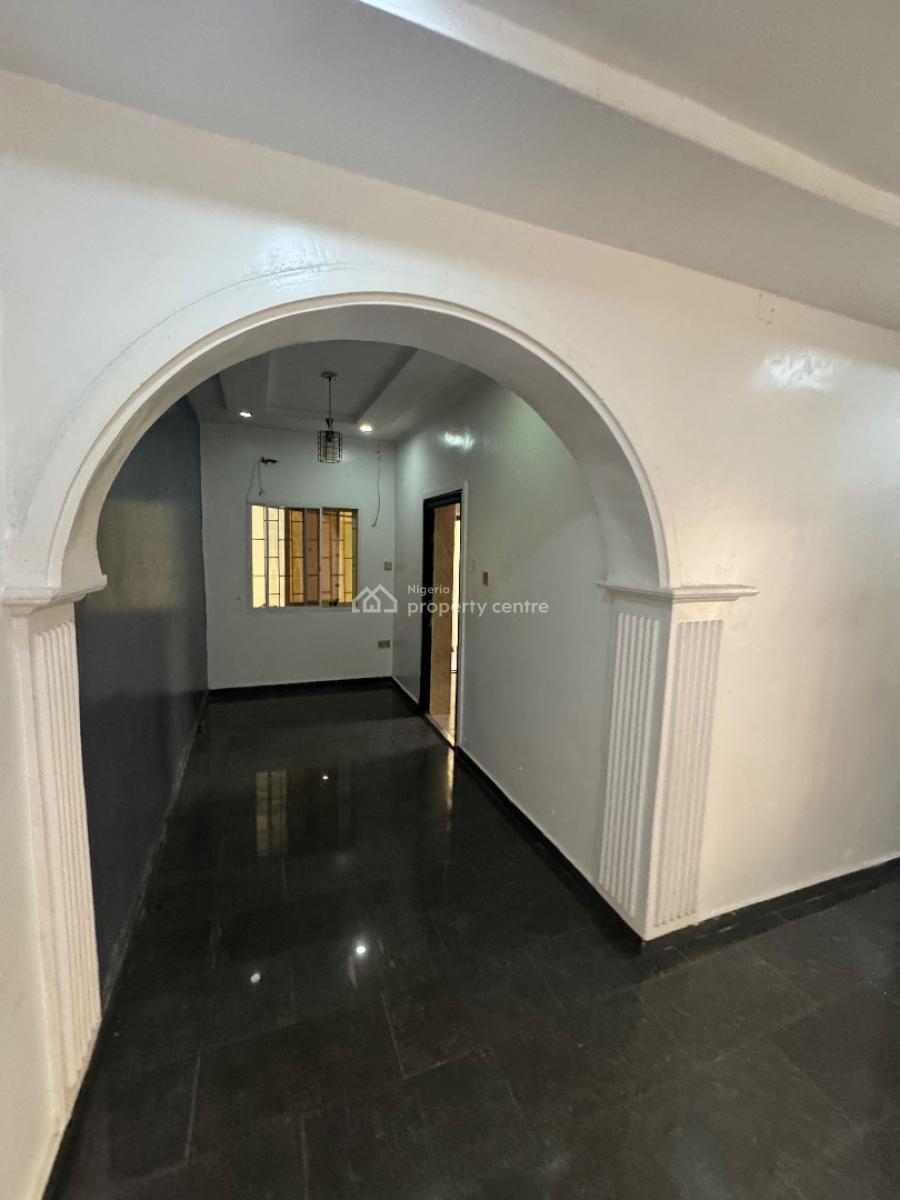 a Nice and Well Maintained 2 Bedrooms  Apartment, By Emma Abimbola, Lekki Phase 1, Lekki, Lagos, Flat / Apartment for Rent