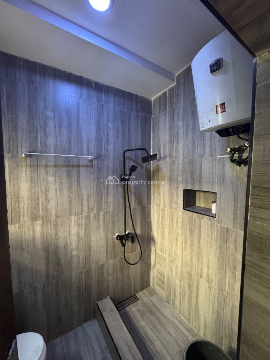 a Nice and Well Maintained 2 Bedrooms  Apartment, By Emma Abimbola, Lekki Phase 1, Lekki, Lagos, Flat / Apartment for Rent