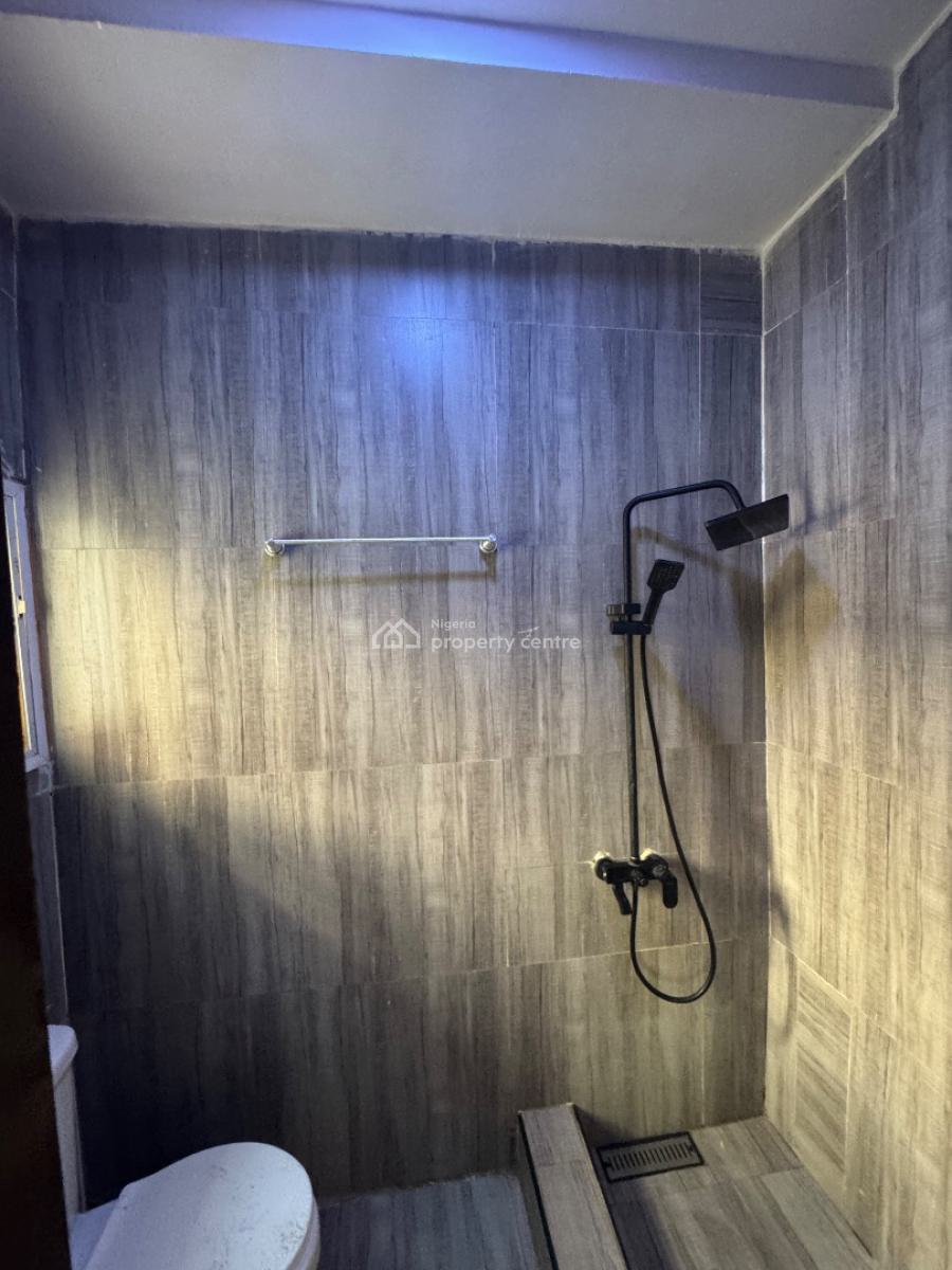 a Nice and Well Maintained 2 Bedrooms  Apartment, By Emma Abimbola, Lekki Phase 1, Lekki, Lagos, Flat / Apartment for Rent