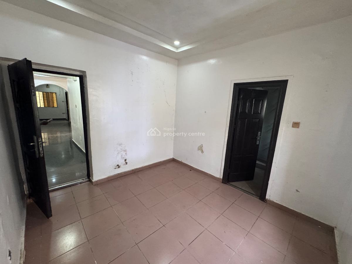 a Nice and Well Maintained 2 Bedrooms  Apartment, By Emma Abimbola, Lekki Phase 1, Lekki, Lagos, Flat / Apartment for Rent