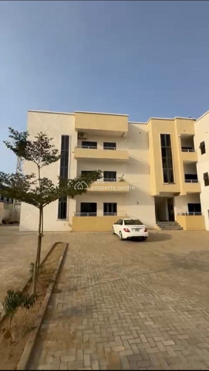 Massive Luxury 3 Bedroom En-suite Flat, Gilmor, Jahi, Abuja, Block of Flats for Sale