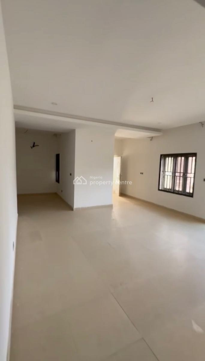 Massive Luxury 3 Bedroom En-suite Flat, Gilmor, Jahi, Abuja, Block of Flats for Sale