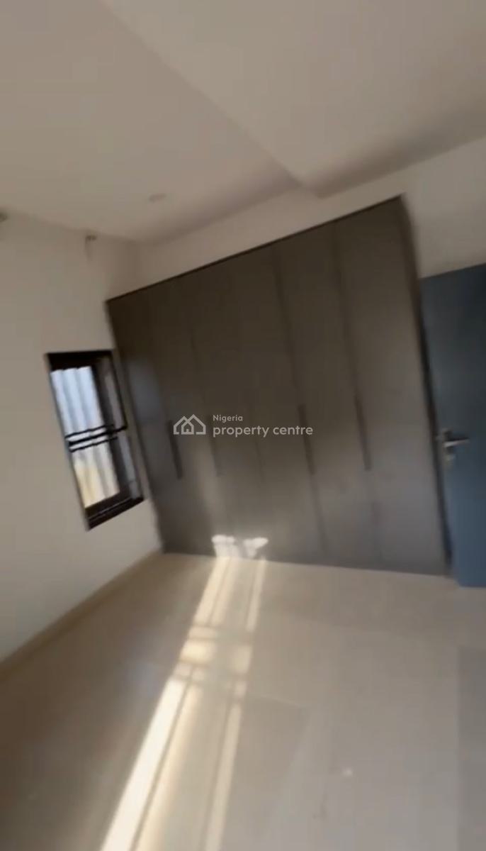 Massive Luxury 3 Bedroom En-suite Flat, Gilmor, Jahi, Abuja, Block of Flats for Sale