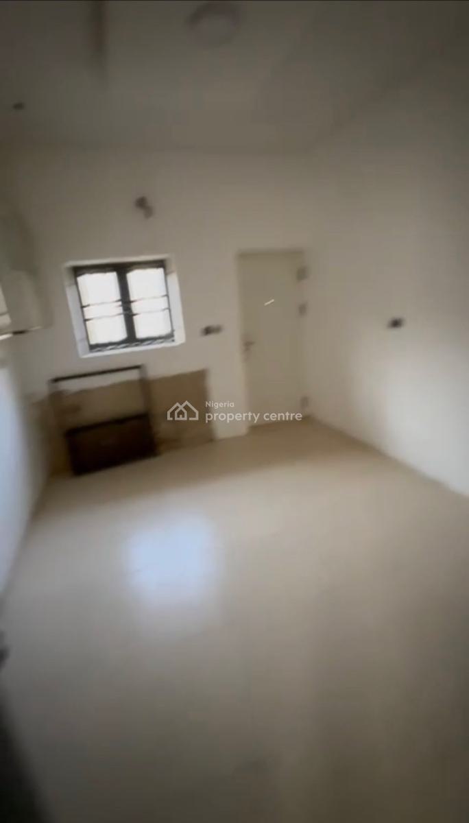 Massive Luxury 3 Bedroom En-suite Flat, Gilmor, Jahi, Abuja, Block of Flats for Sale