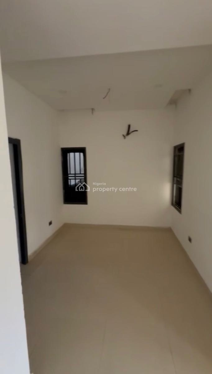 Massive Luxury 3 Bedroom En-suite Flat, Gilmor, Jahi, Abuja, Block of Flats for Sale