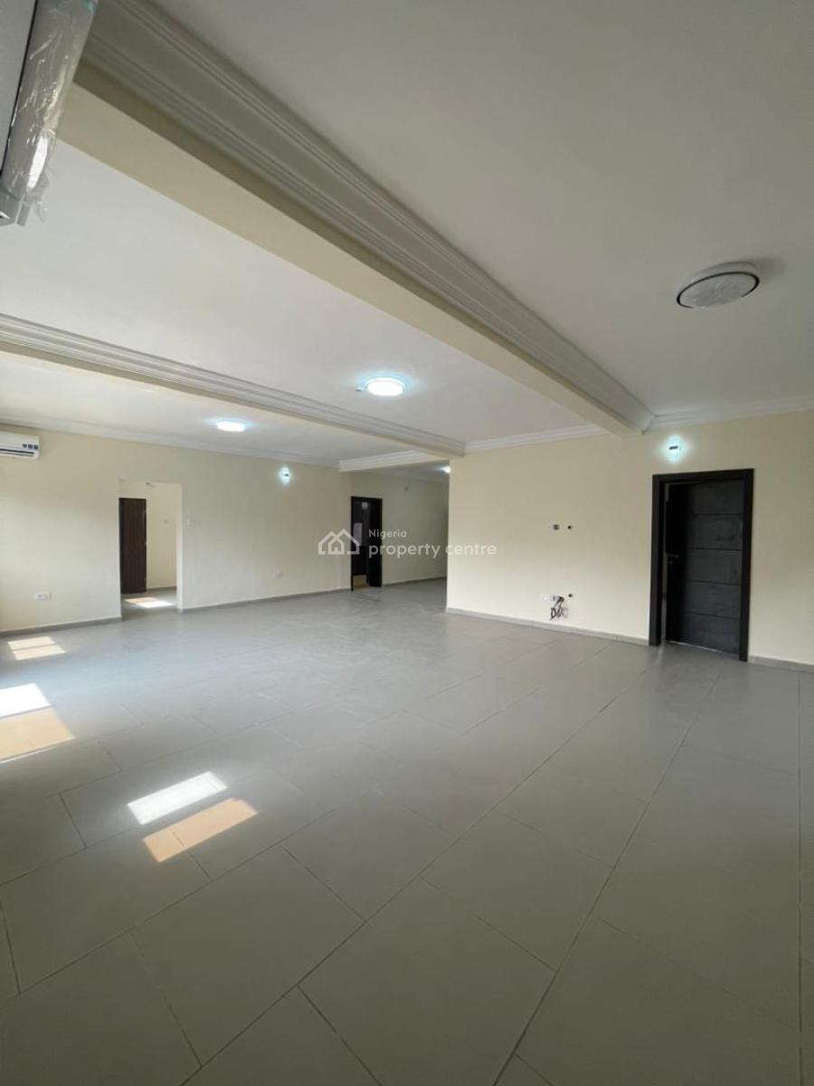 Newly Renovated 3-bedroom Apartments -- Lekki Phase 1, Lekki Phase 1, Lekki, Lagos, Flat / Apartment for Rent