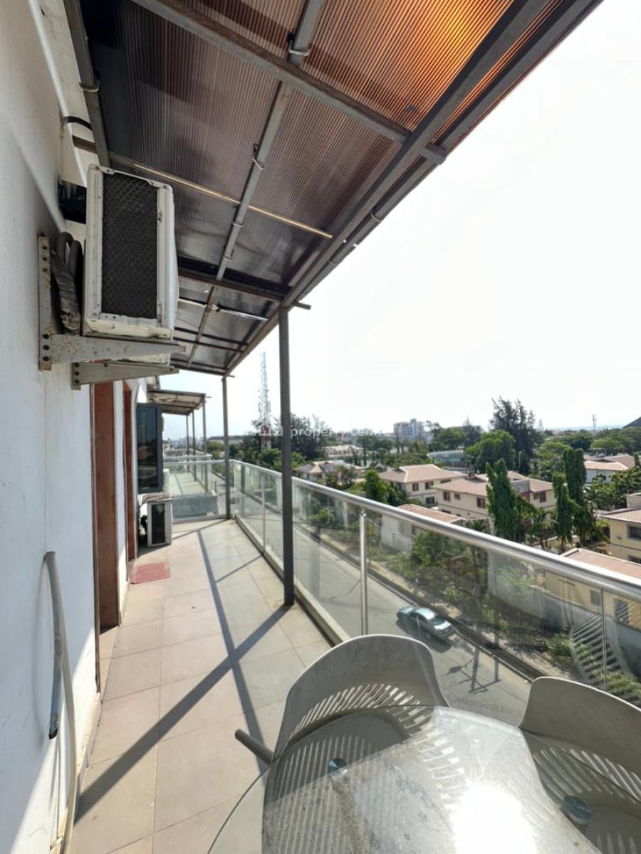 Excellent 2 Bedroom Apartment with an Elevator, Lekki Phase 1, Lekki, Lagos, Flat / Apartment for Sale