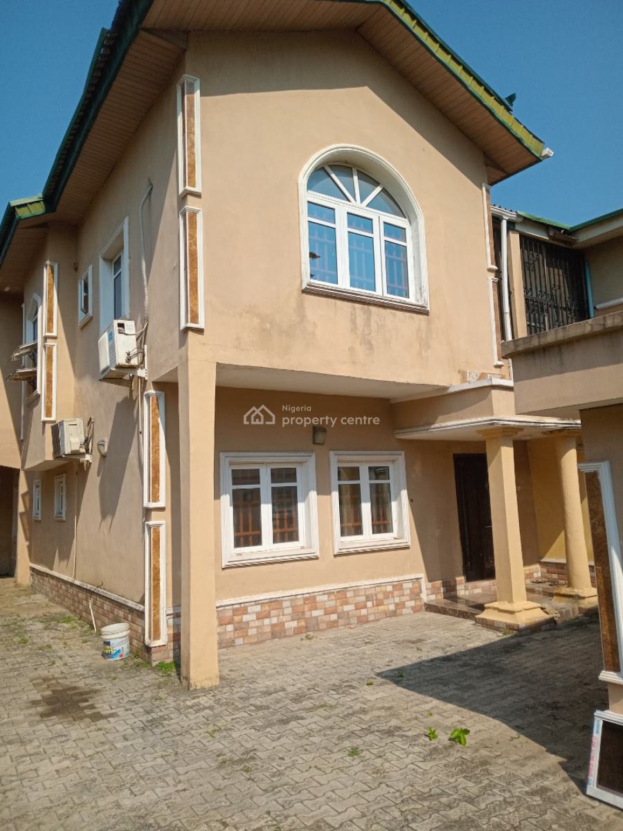 4 Bedroom Duplex, Two People in The Compound, Off Admiralty Road, Lekki Phase 1, Lekki, Lagos, Flat / Apartment for Rent