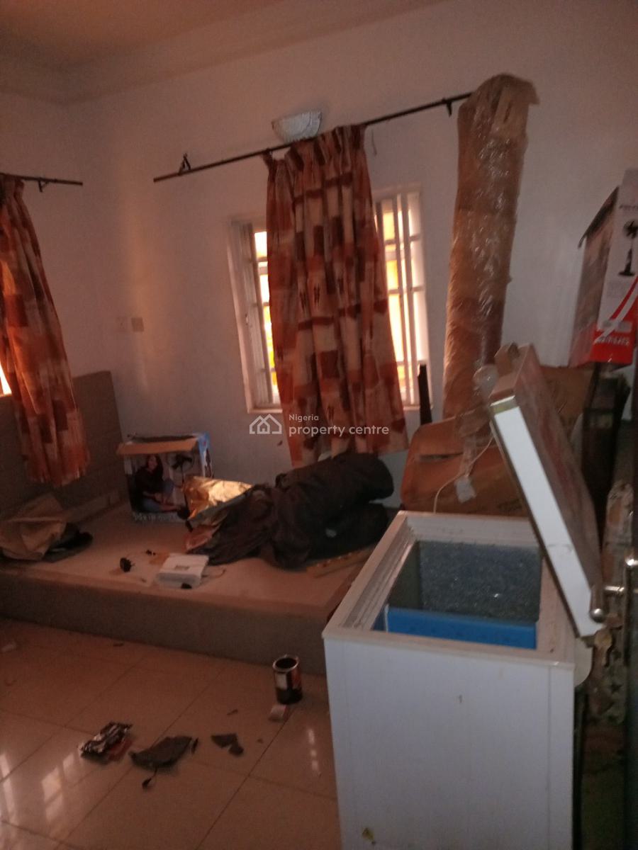 4 Bedroom Duplex, Two People in The Compound, Off Admiralty Road, Lekki Phase 1, Lekki, Lagos, Flat / Apartment for Rent