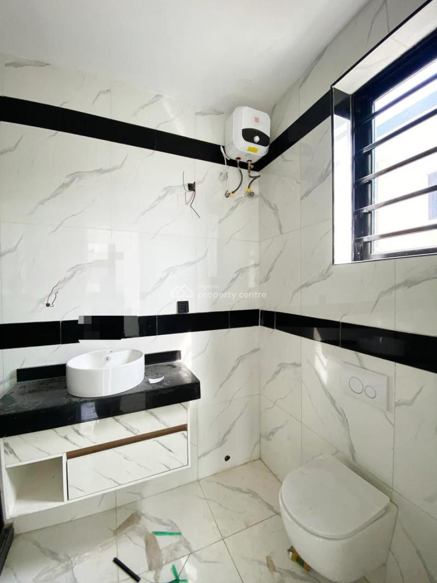 2 Bedroom Apartment, Lekki Phase 1, Lekki, Lagos, Flat / Apartment for Sale