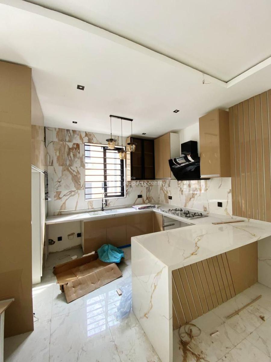 2 Bedroom Apartment, Lekki Phase 1, Lekki, Lagos, Flat / Apartment for Sale