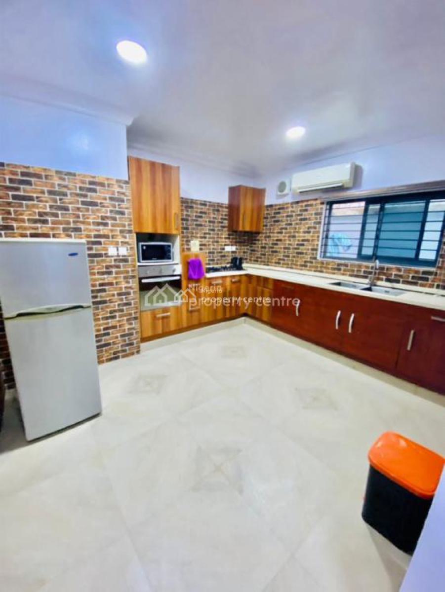 Single Room in a 4 Bedroom Apartment, Agungi, Lekki, Lagos, Self Contain (single Rooms) for Rent