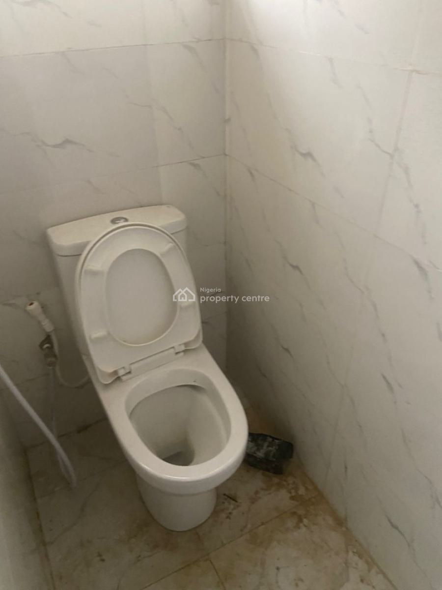 Beautiful 3 Bedroom Flat Apartment, Magodo Phase 1, Gra Phase 1, Magodo, Lagos, Flat / Apartment for Rent