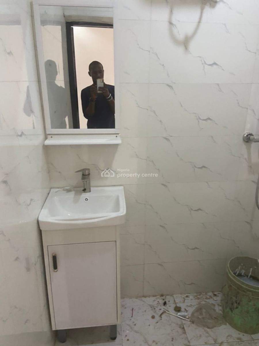 Beautiful 3 Bedroom Flat Apartment, Magodo Phase 1, Gra Phase 1, Magodo, Lagos, Flat / Apartment for Rent