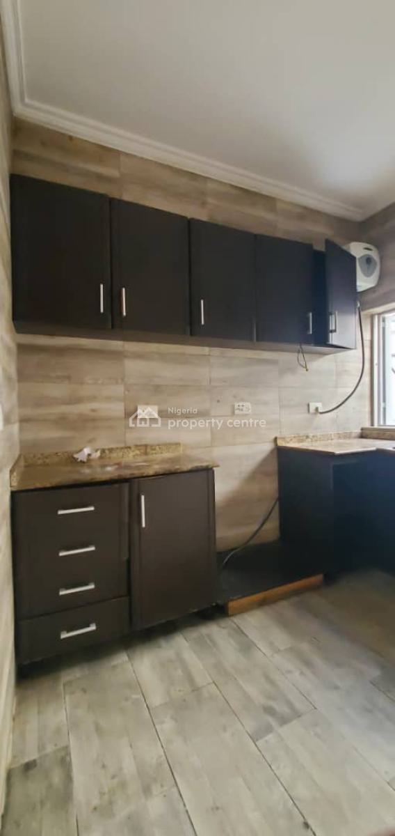 Well Maintained 4 Bedroom Terrace Duplex with a Massive Servant House, Lekki Phase 1, Lekki, Lagos, House for Rent