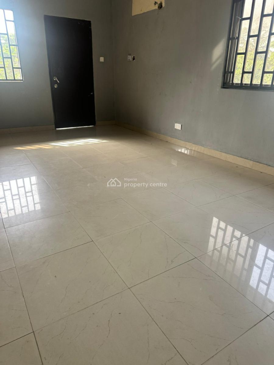 5 Bedroom with 2 Bq, Off Admiralty Road, Lekki Phase 1, Lekki, Lagos, Semi-detached Duplex for Rent