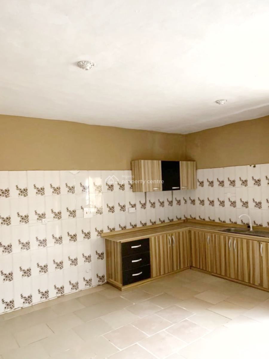 a Well Maintained Spacious 3 Bedroom Flat, Omole Phase 2, Ikeja, Lagos, Flat / Apartment for Rent