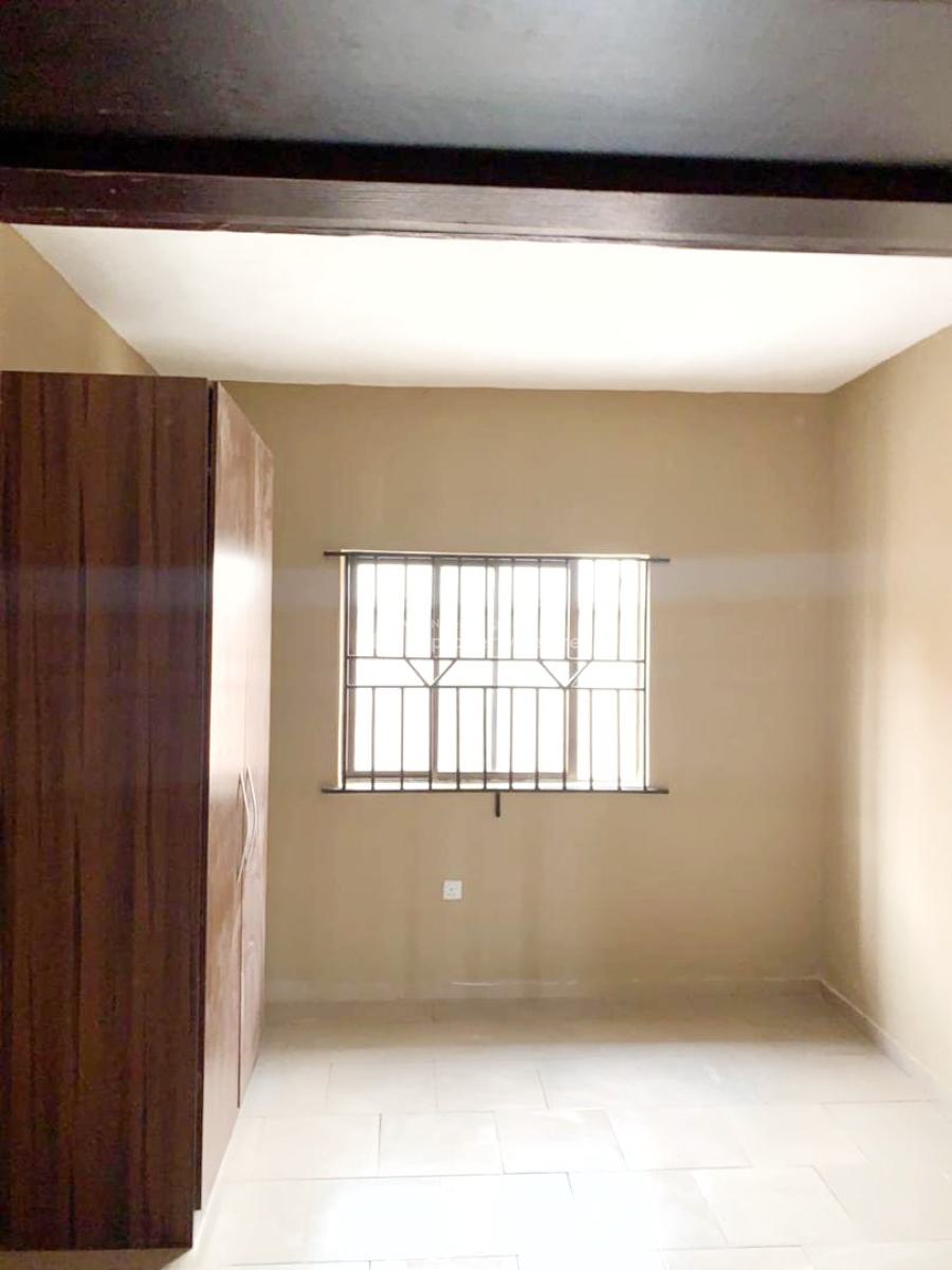 a Well Maintained Spacious 3 Bedroom Flat, Omole Phase 2, Ikeja, Lagos, Flat / Apartment for Rent