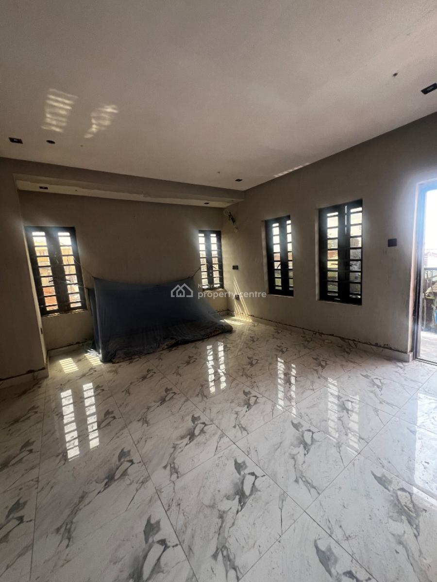 Newly Built Spacious 3 Bed Apartments +bq, Yaba, Yaba, Lagos, Flat / Apartment for Sale