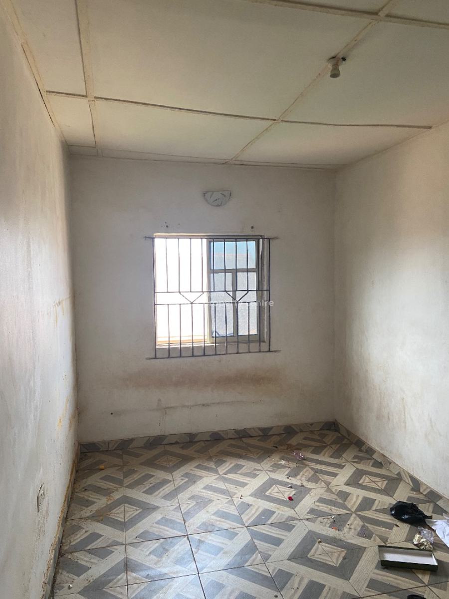 a Clean and Spacious Bedroom and Parlor, Parafa , Along Lucky Fiber Road, Ikorodu, Lagos, Flat / Apartment for Rent