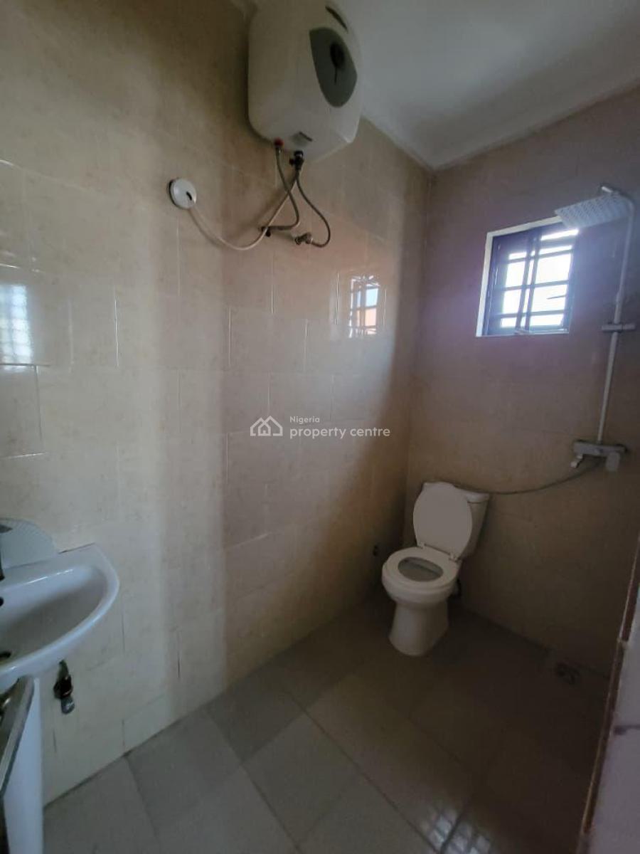 Renovated 3 Bedroom Apartment, Ologolo, Lekki, Lagos, Flat / Apartment for Rent