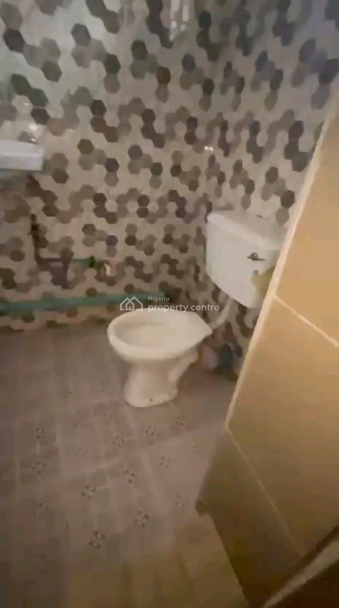 Spacious and Decent Mini-flat with 2t and 2b, Abule Oja, Yaba, Lagos, Mini Flat (room and Parlour) for Rent