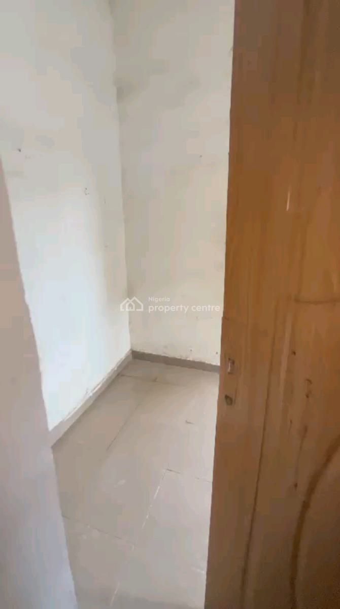 Spacious and Decent Mini-flat with 2t and 2b, Abule Oja, Yaba, Lagos, Mini Flat (room and Parlour) for Rent