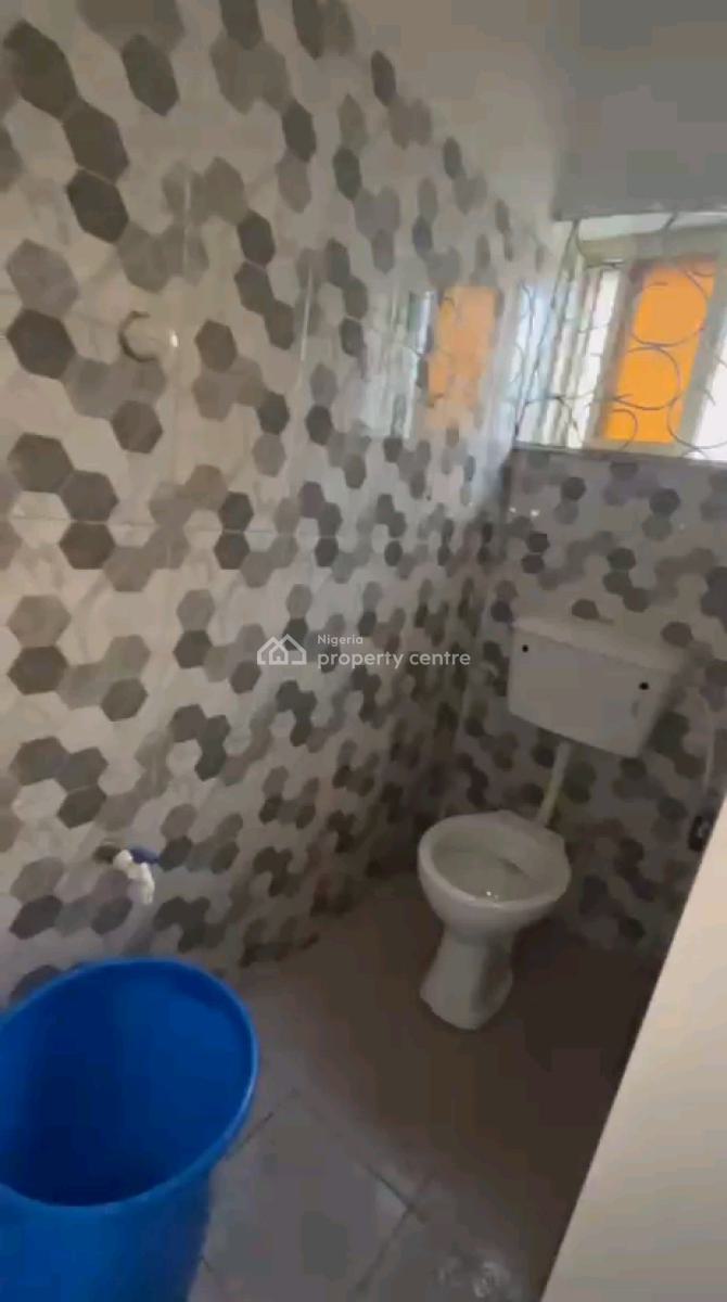 Spacious and Decent Mini-flat with 2t and 2b, Abule Oja, Yaba, Lagos, Mini Flat (room and Parlour) for Rent