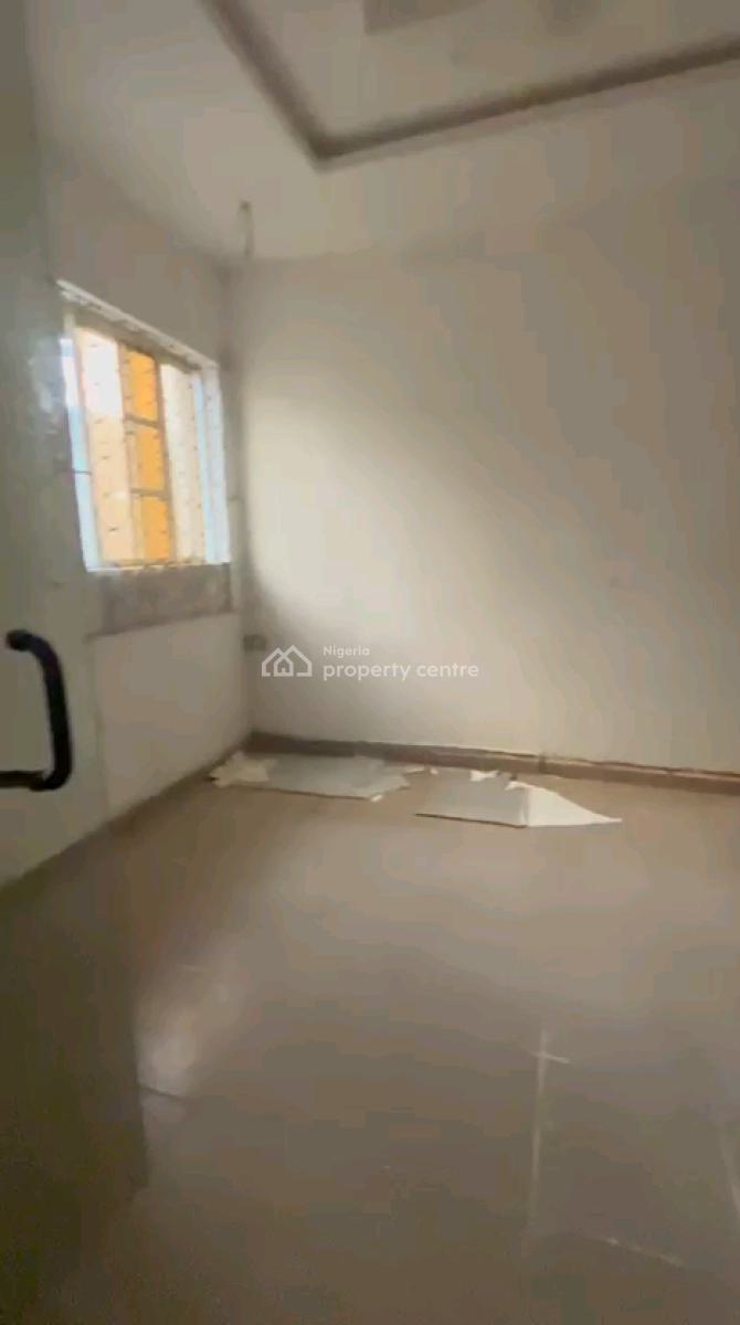 Spacious and Decent Mini-flat with 2t and 2b, Abule Oja, Yaba, Lagos, Mini Flat (room and Parlour) for Rent