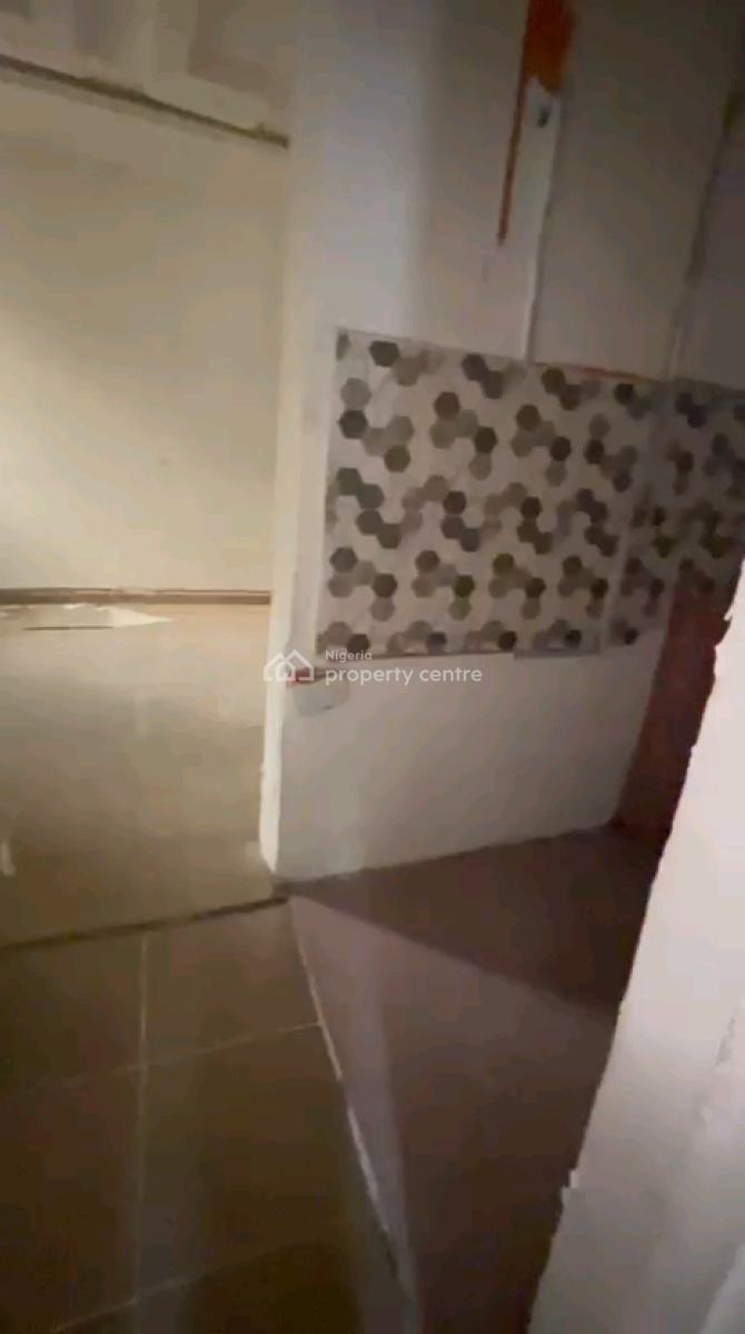 Spacious and Decent Mini-flat with 2t and 2b, Abule Oja, Yaba, Lagos, Mini Flat (room and Parlour) for Rent