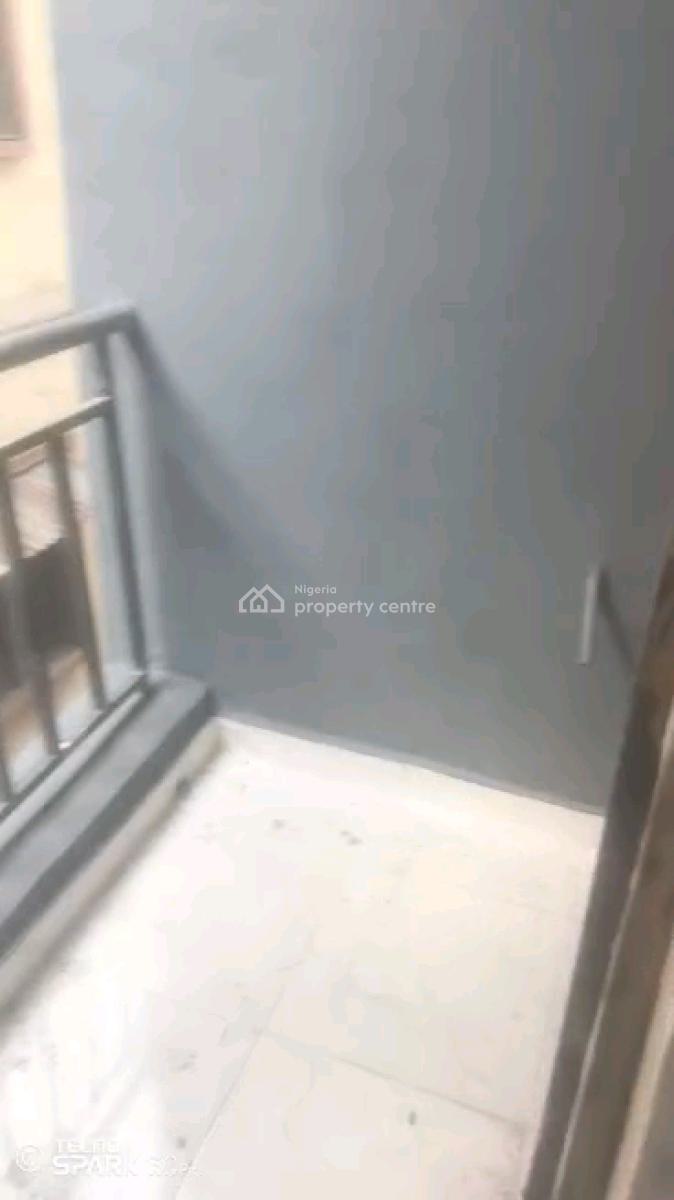 Standard N Executive  Mini Flat, Adekunle, Yaba, Lagos, Mini Flat (room and Parlour) for Rent