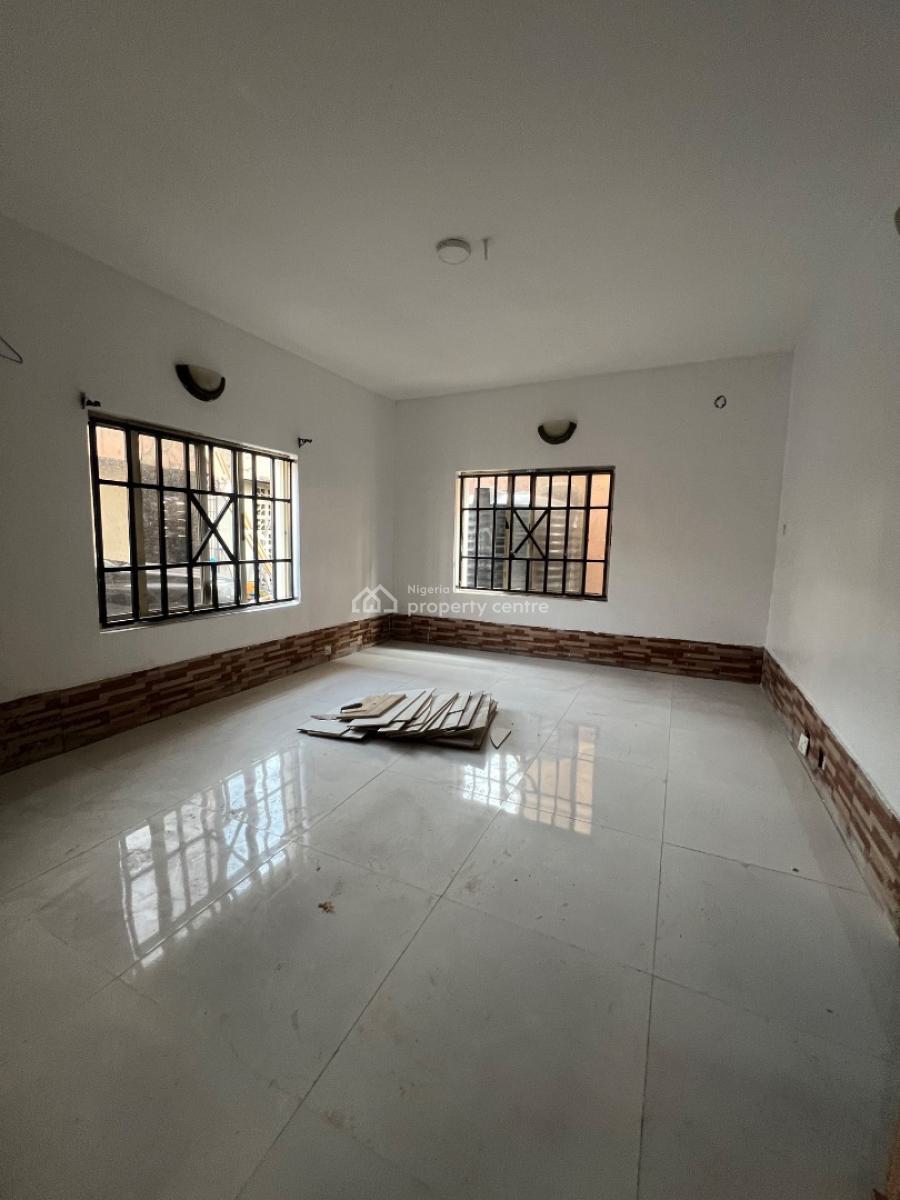 Spacious One Room Self-contained, No. 33 Kazeem Eletu Avenue, Osapa, Lekki, Lagos, Flat / Apartment for Rent