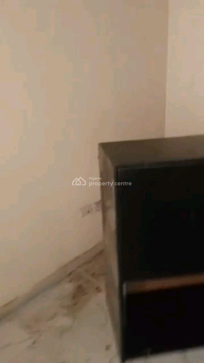 Standard N Executive  Mini Flat, Adekunle, Yaba, Lagos, Mini Flat (room and Parlour) for Rent