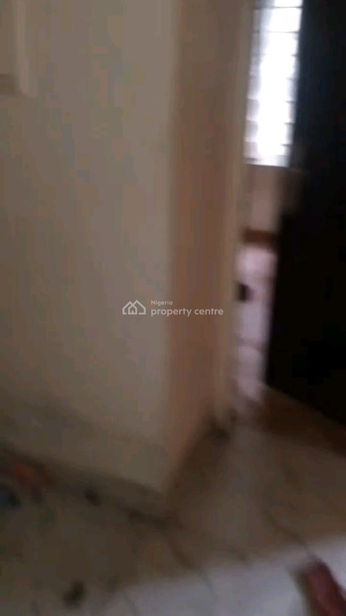 Standard N Executive  Mini Flat, Adekunle, Yaba, Lagos, Mini Flat (room and Parlour) for Rent