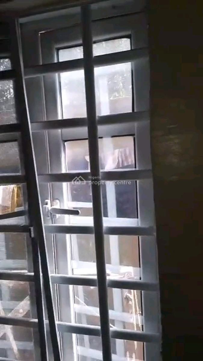 Standard N Executive  Mini Flat, Adekunle, Yaba, Lagos, Mini Flat (room and Parlour) for Rent